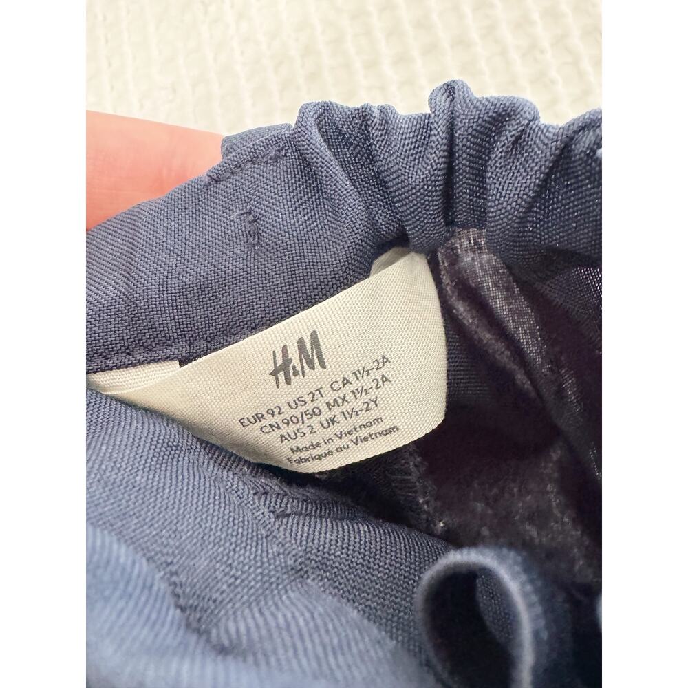 H&M Toddler Boys Navy Suit Set Vest Pants Shirt Bow Tie 2T - Picture 7 of 8